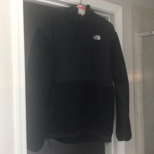 Men’s black north face jacket
